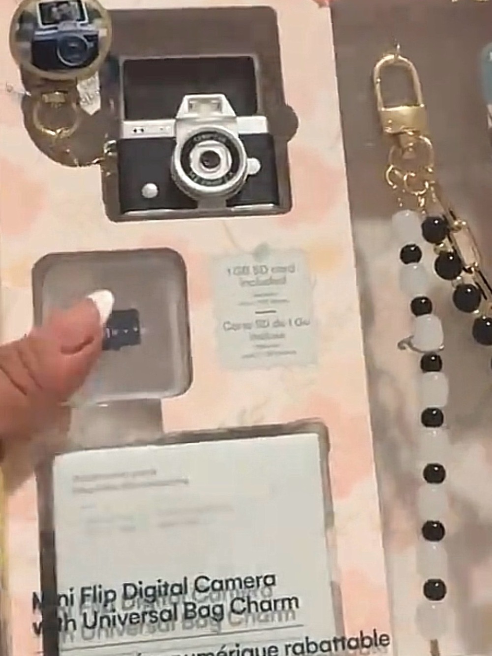 NIB NEW ARTIKL VIRAL Cell phone charm digital camera charmera wristband